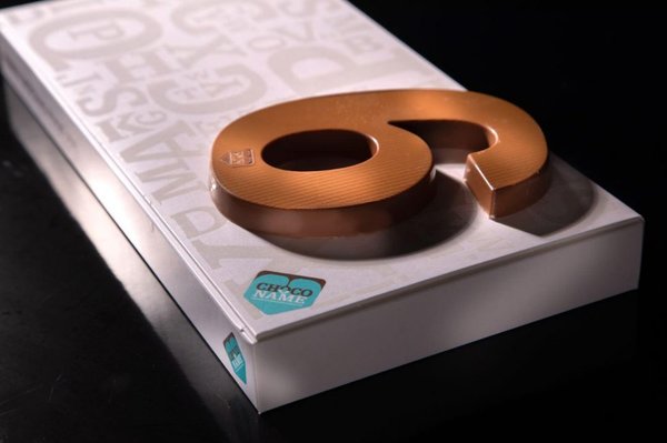 Choconame gepersonaliseerde 2 Chocoladeletters / cijfers luxe giftbox - Prijs is per 48 sets